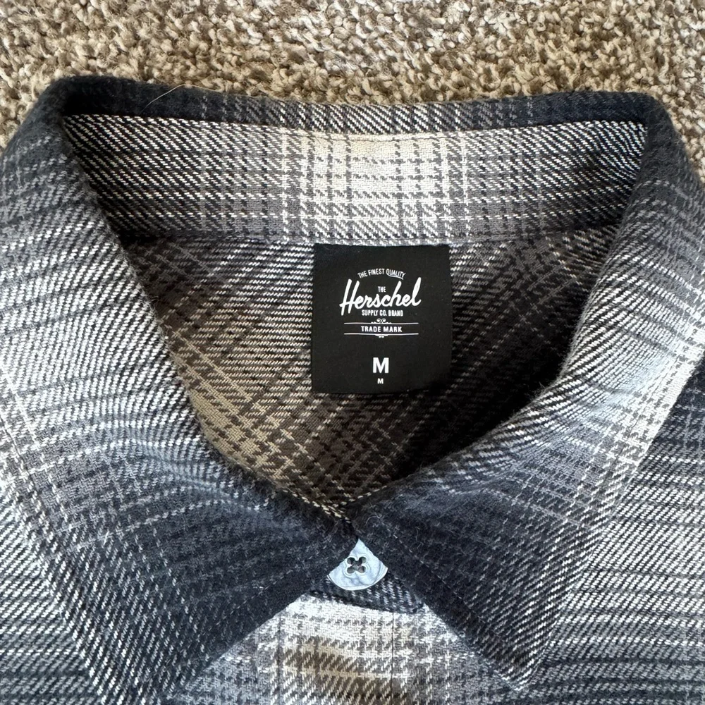 Women’s Herschel Supply Company Button Down Black and Gray Plaid Flannel Shirt - Picture 3 of 4